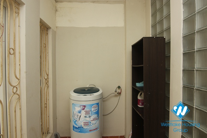 A cheap house with 3 bedroom for rent in Doi Can, Ba Dinh